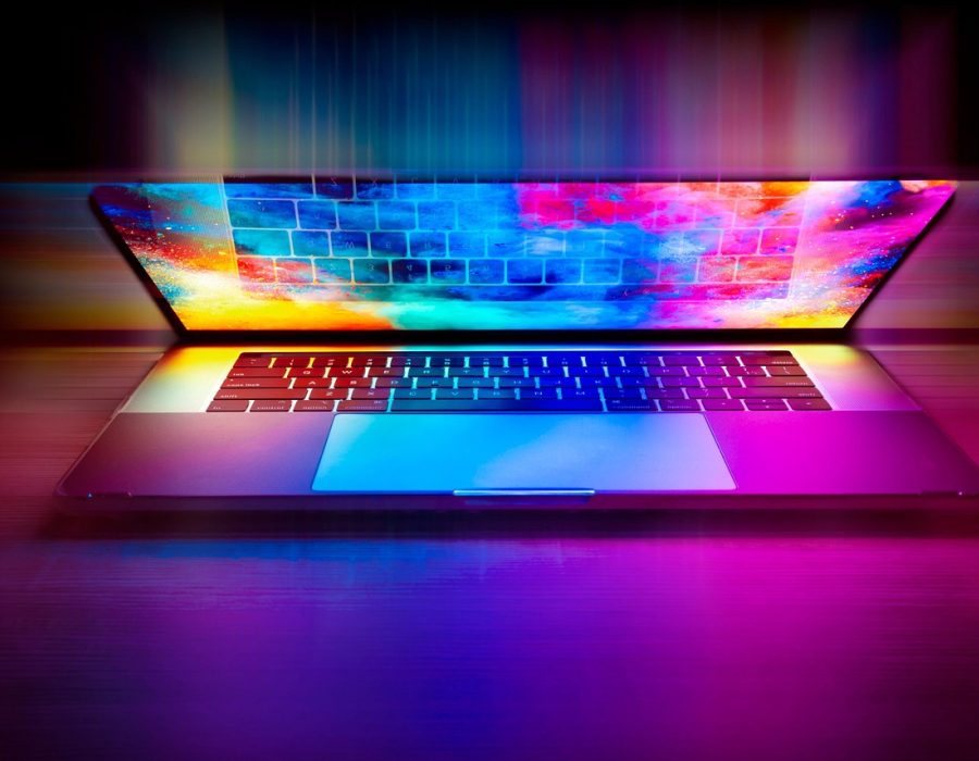 ng体育编辑在笔记本上逐条比对赛事资料与目录清单，旁边屏幕显示分类索引和验证时间标注，体现人工核查的严谨氛围